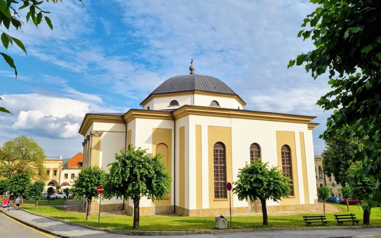 Historical House In The Center Levoca With Parking Apartment Exterior photo