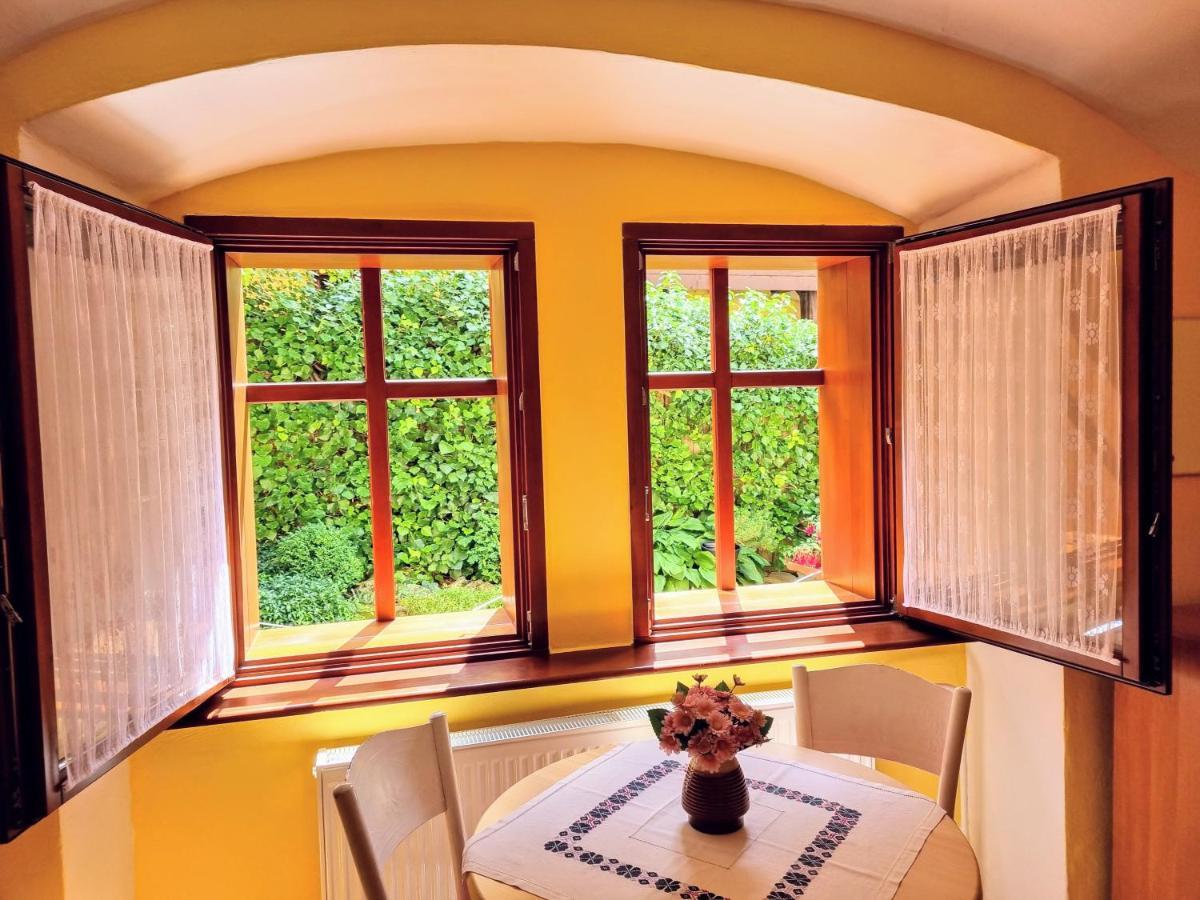 Historical House In The Center Levoca With Parking Apartment Exterior photo