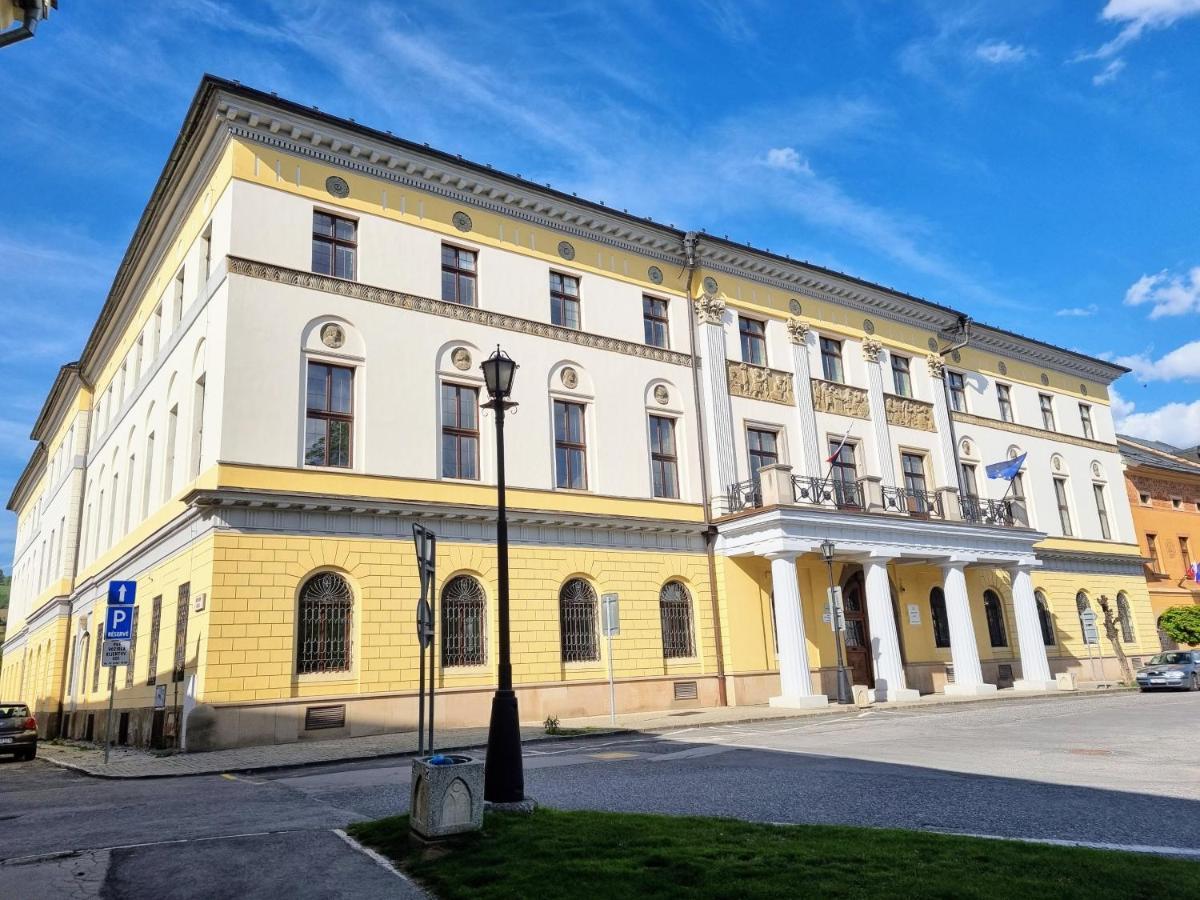 Historical House In The Center Levoca With Parking Apartment Exterior photo
