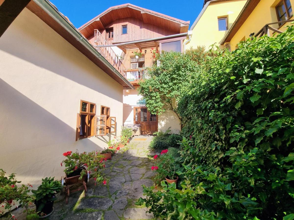 Historical House In The Center Levoca With Parking Apartment Exterior photo