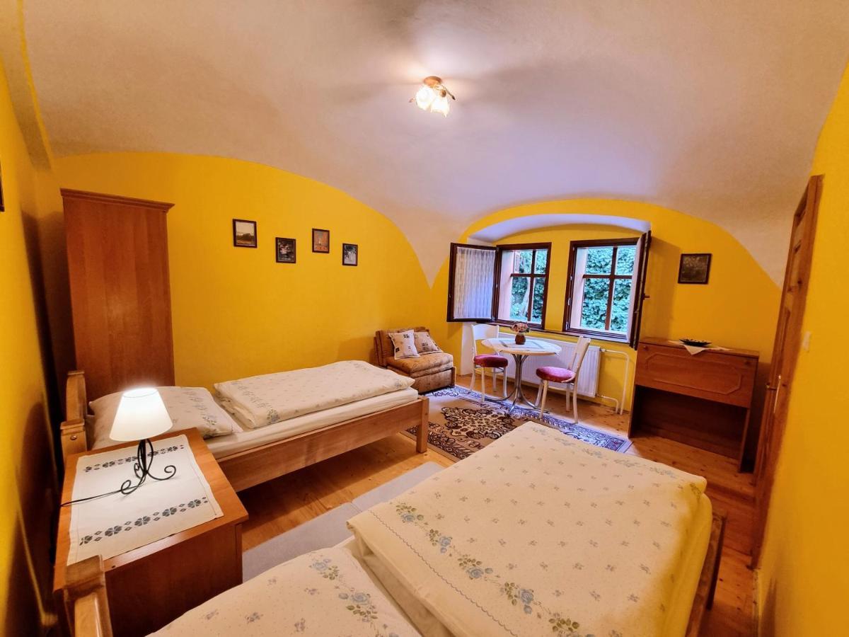 Historical House In The Center Levoca With Parking Apartment Exterior photo