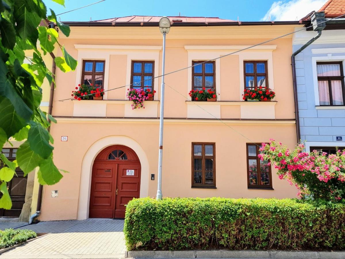 Historical House In The Center Levoca With Parking Apartment Exterior photo