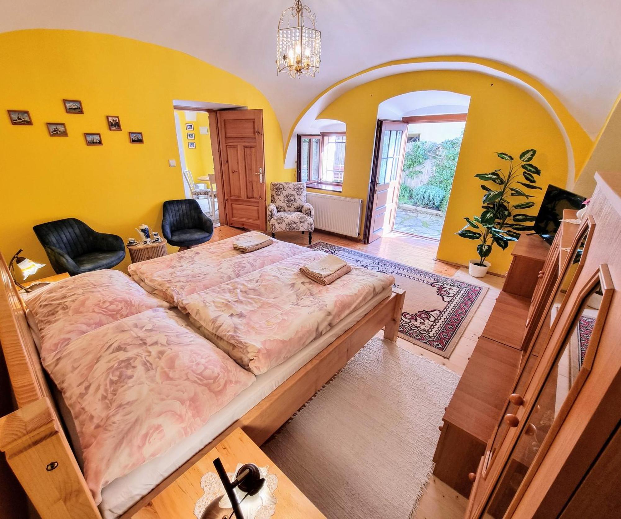 Historical House In The Center Levoca With Parking Apartment Exterior photo