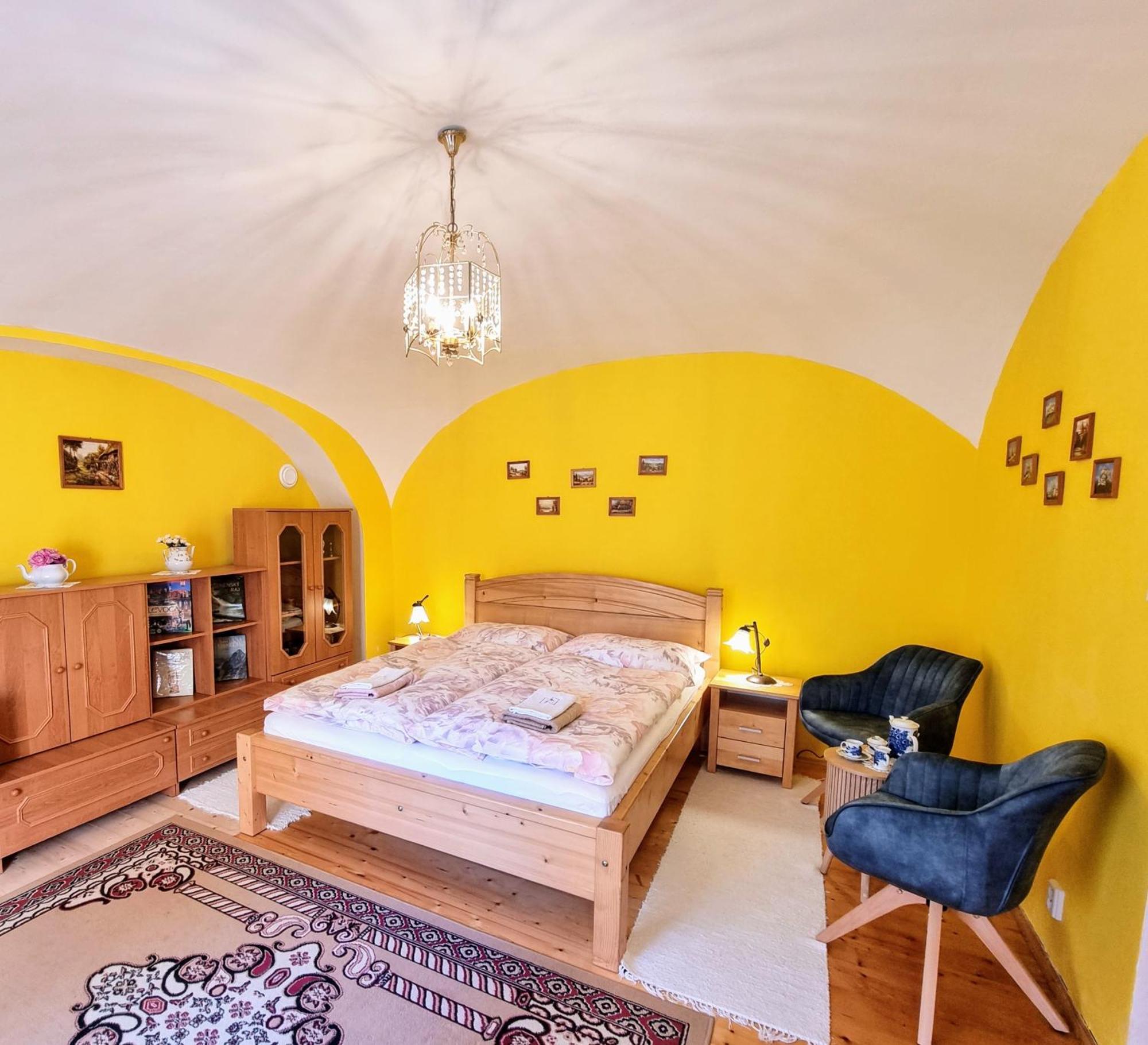 Historical House In The Center Levoca With Parking Apartment Exterior photo