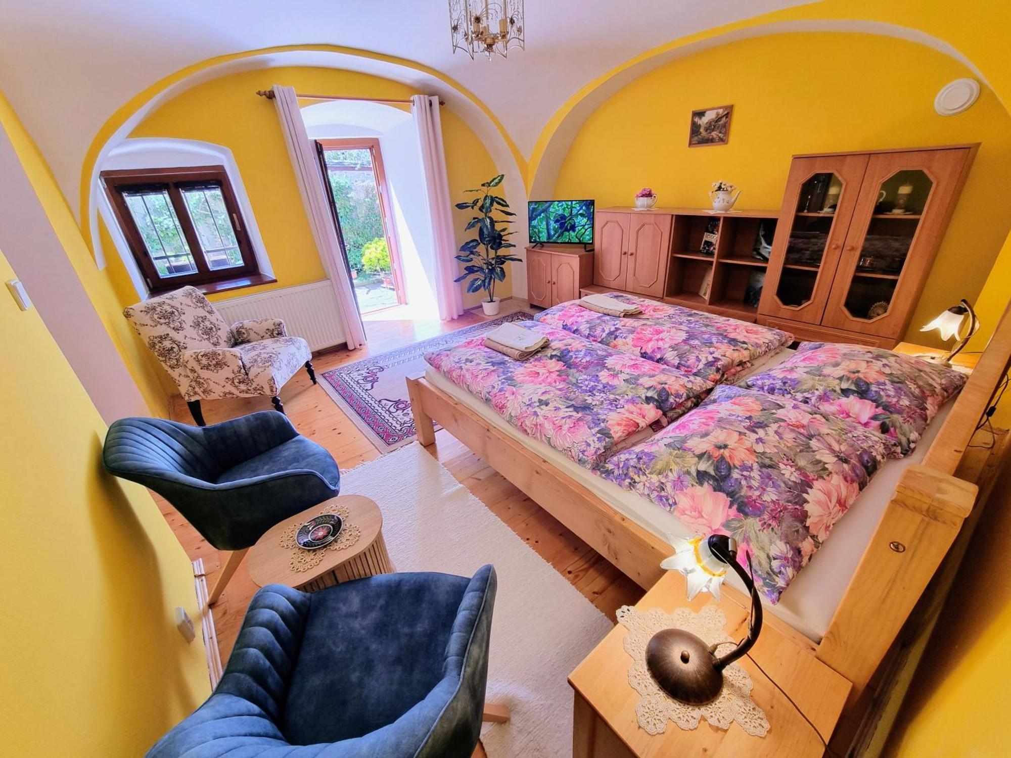 Historical House In The Center Levoca With Parking Apartment Exterior photo